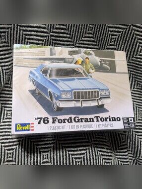 NIB Revell '76 Ford GRAN TORINO Plastic Model Kit #85-4412 Level 4👉 1/25 Scale